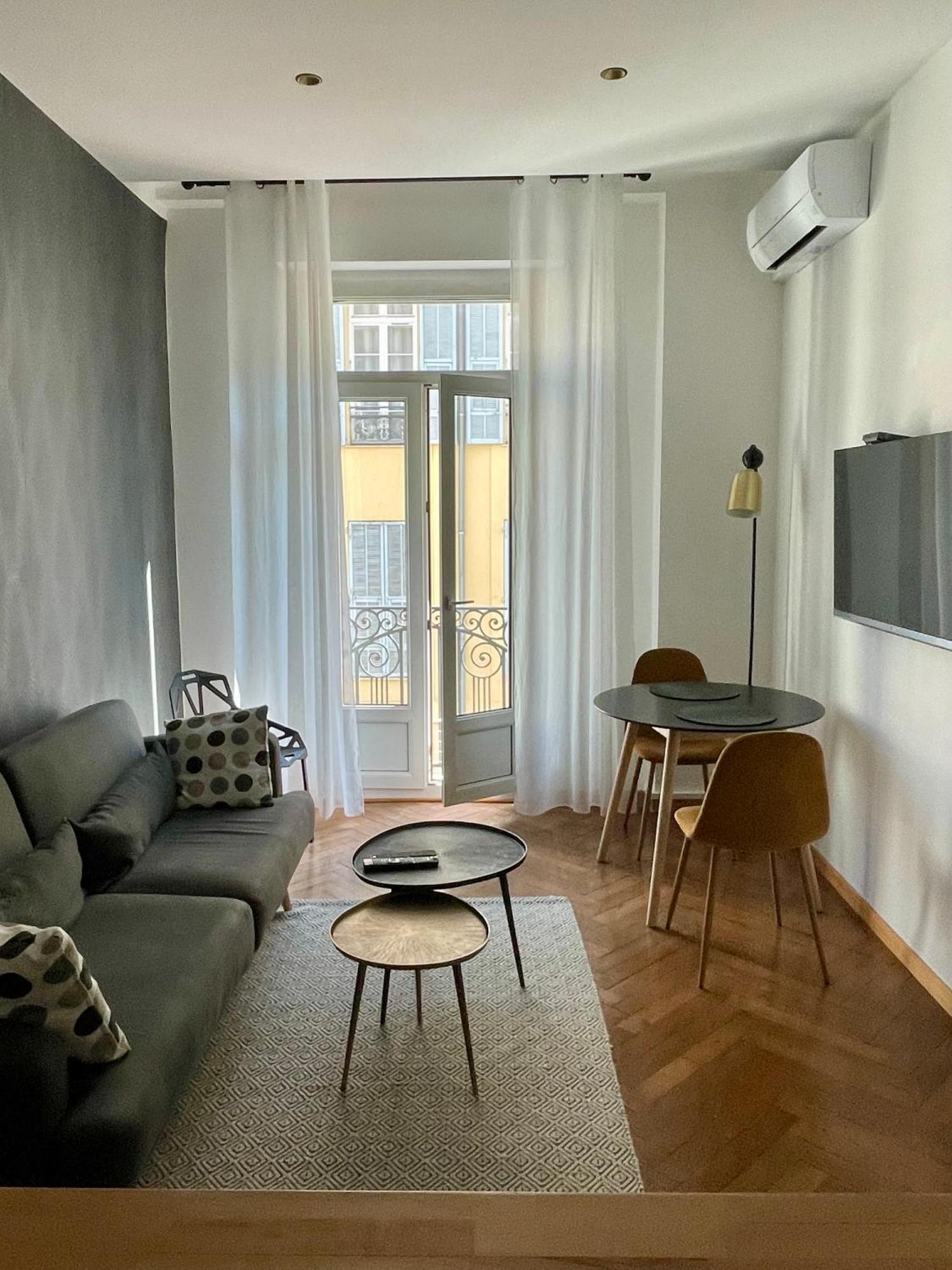 Superbe Appartement Au Coeur De Nice Luaran gambar